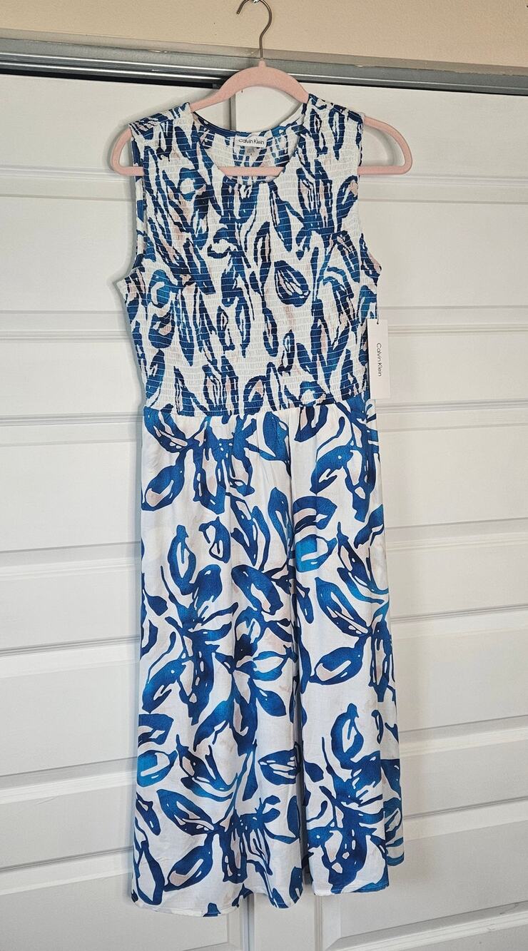 Calvin Klein Trop Floral Smocked Midi Dress NWT Size 8 Blue White